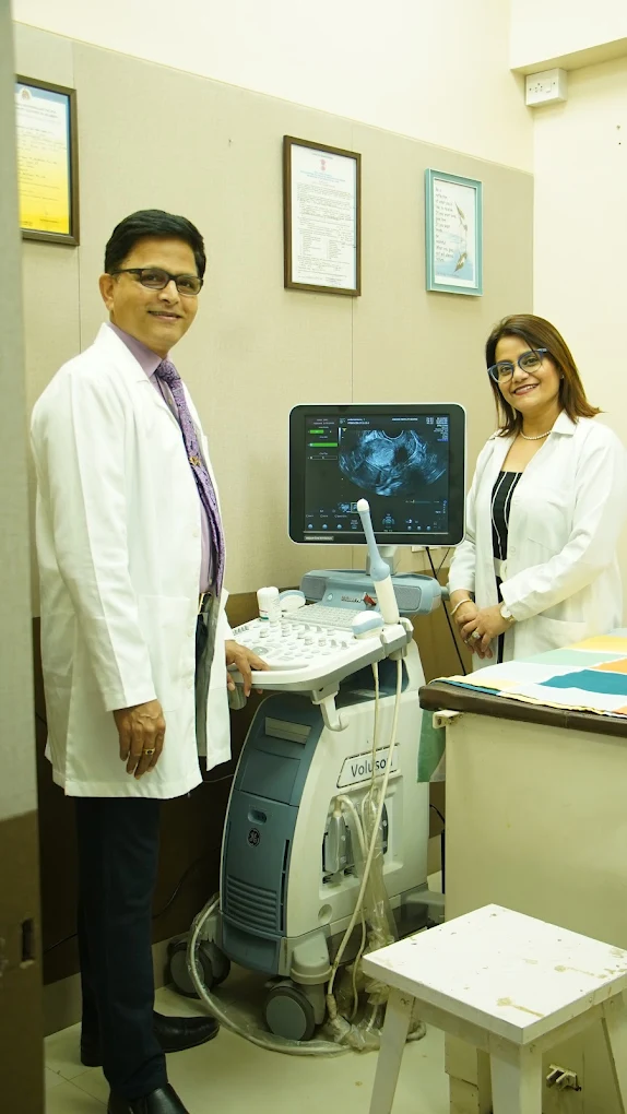 Dr. Kedar Ganla with patient at Ankoor Fertility Clinic Mumbai