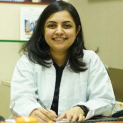 dr.priyanka-vora-267x300